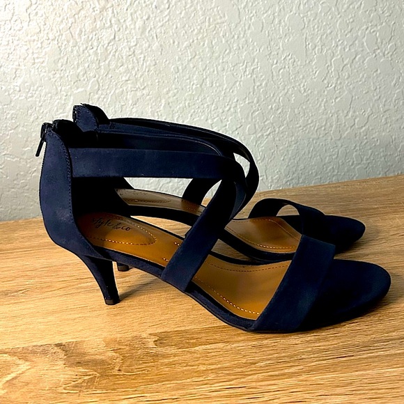 Style & Co. - Picture 4 of 5